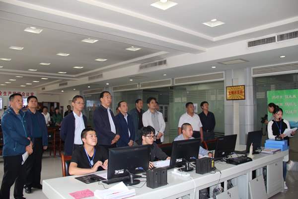 市安委辦主任、安監(jiān)局局長李永宏一行到隴運(yùn)集團(tuán)公司檢查指導(dǎo)工作