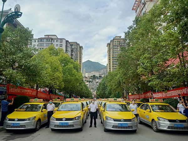 “愛(ài)心送考、奉獻(xiàn)社會(huì)”---隴運(yùn)集團(tuán)在行動(dòng)